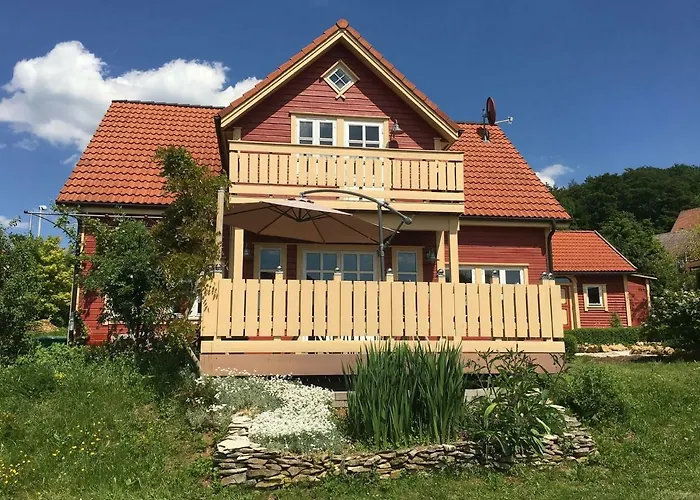 Holzferienhaus *