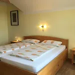 Holzferienhaus *