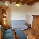 Holzferienhaus 펜션 *